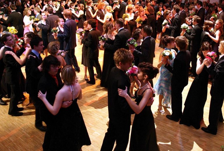 Bild zu Premierenball 